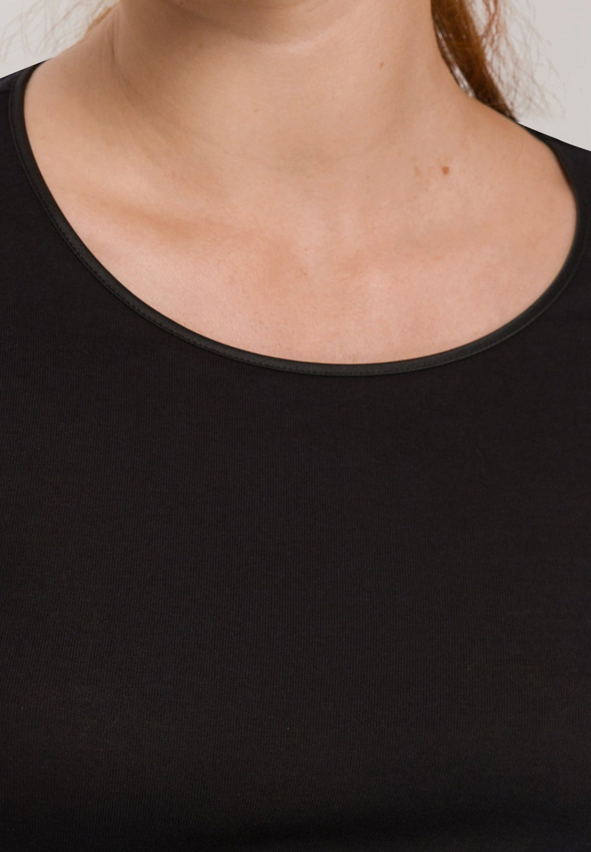 Hanro Cotton Seamless L/S Tee Black